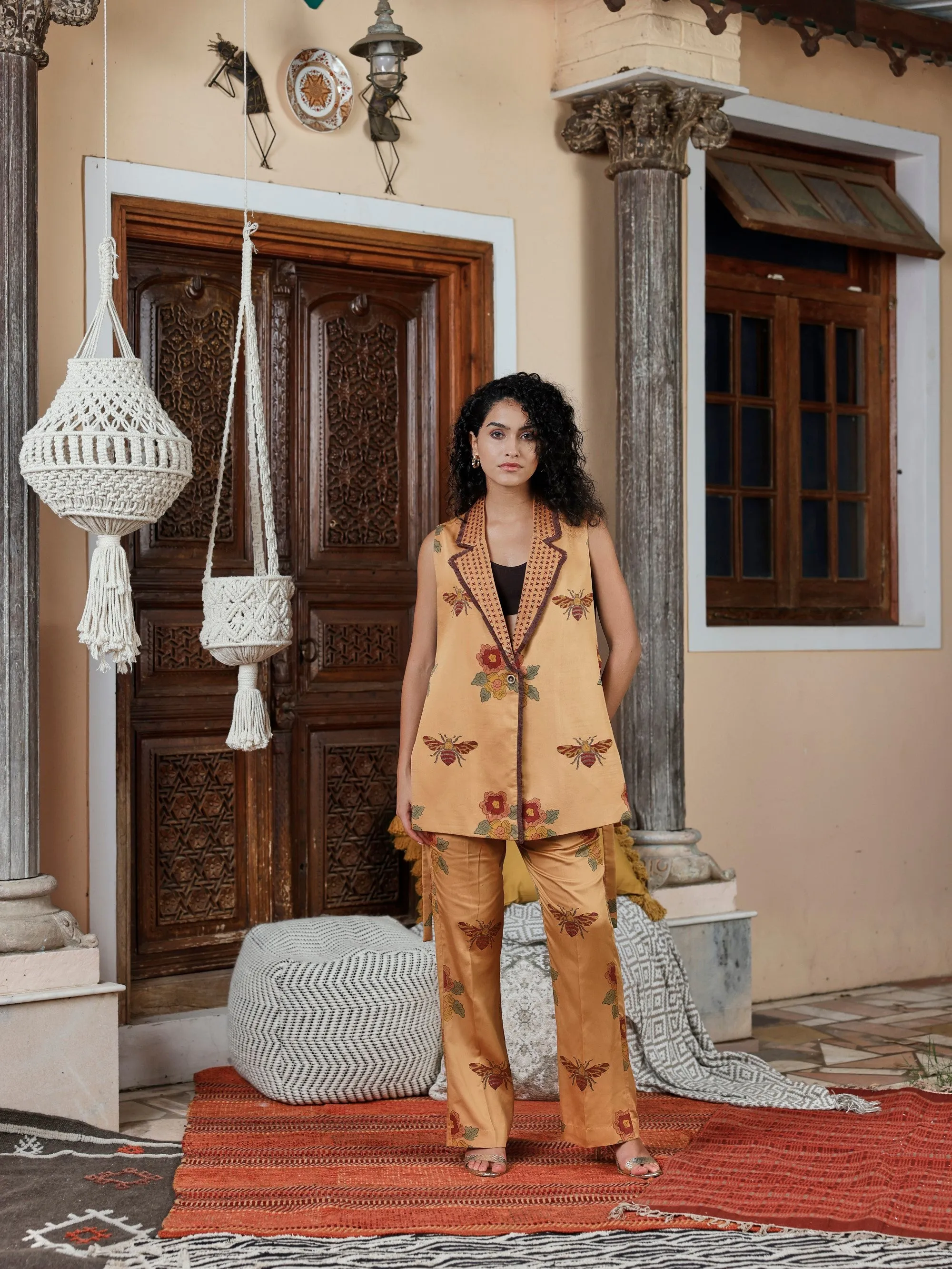 CAMEL HONEY BEE PRINT JACKET- SET OF 2